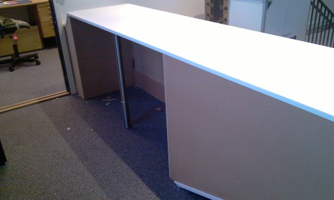 Receptionsdisk formad som Flying V